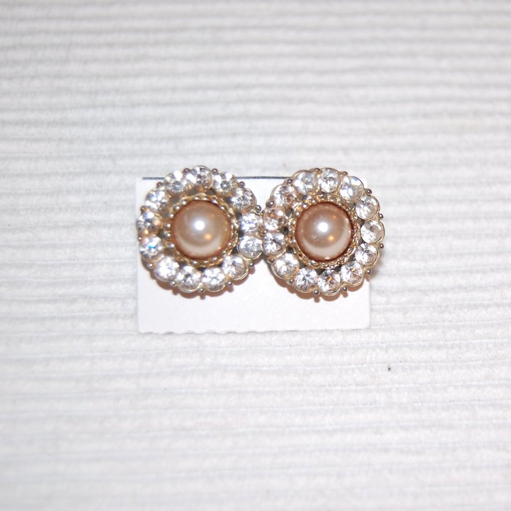 Pearl Like  Post Earrings Surrounded By White Sparkly Beads 5/8" Circle